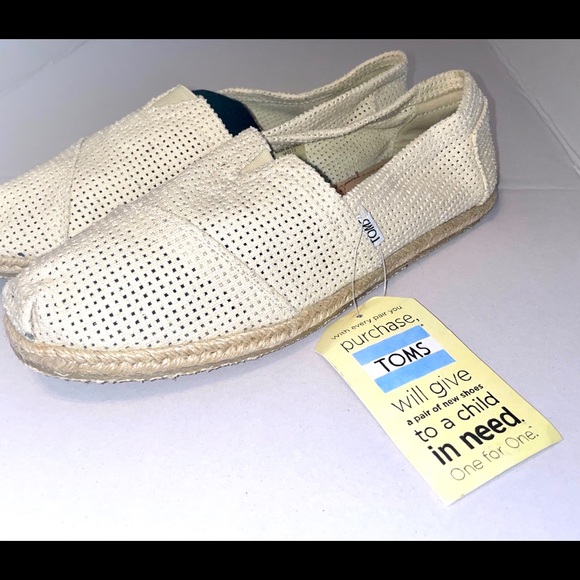 TOMS Shoes - Picture 2 of 5